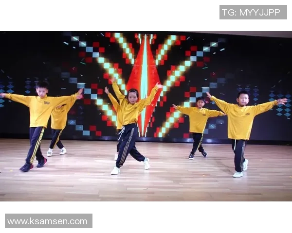 成都街舞队的团队协作与默契:探索街舞文化中的合作精神与创新表现 成都街舞队的团队协作与默契:探索街舞文化中的合作精神与创新表现